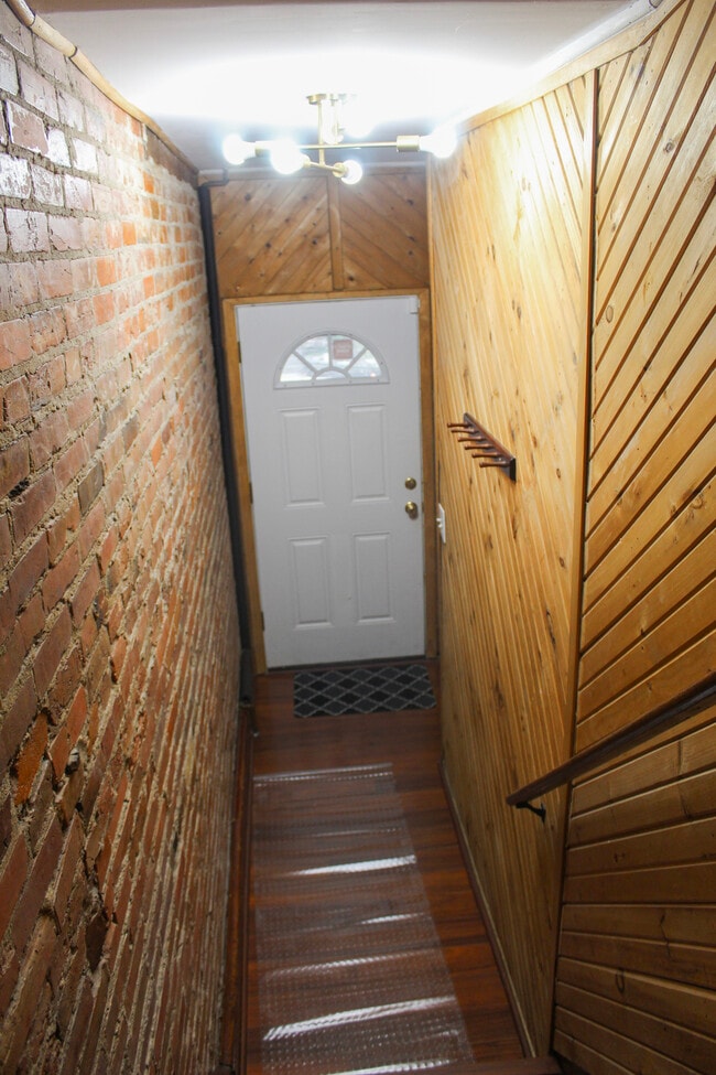 Photo - 505 N Rodney St