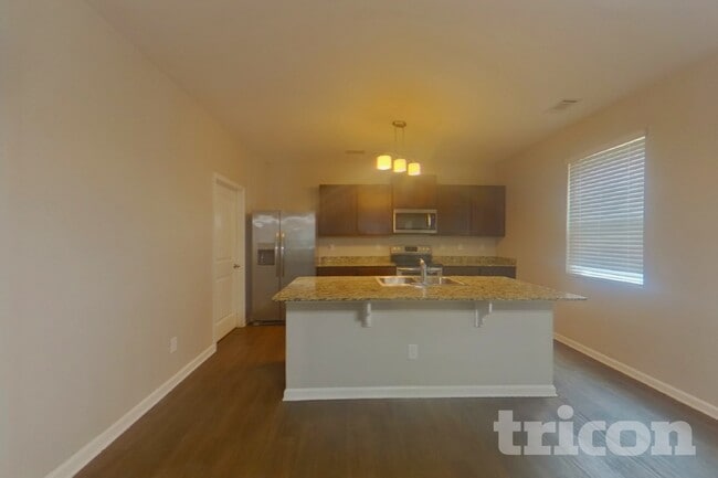Photo - 1008 Eldon Ln