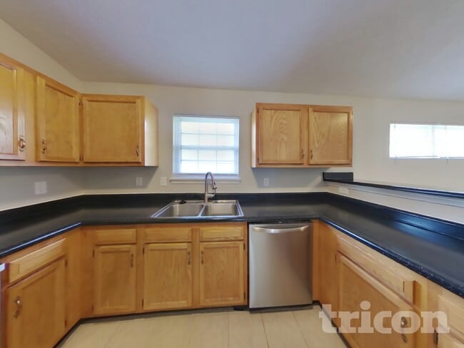 Photo - 1748 Long Lake Dr