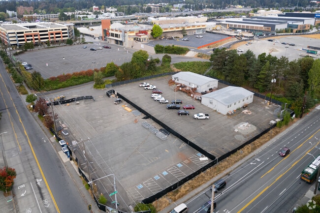 Building Photo - Everis