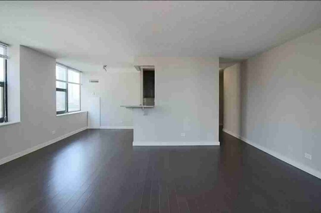 Photo - 71 W Huron St Condo Unit 913