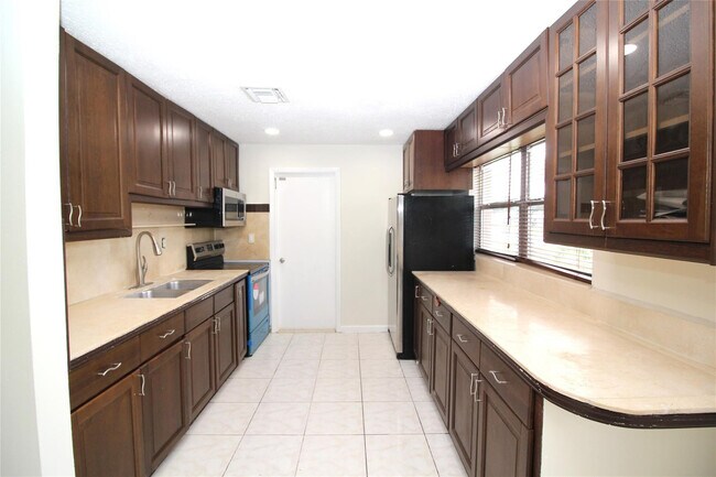 Photo - 3910 SW 61st Ave