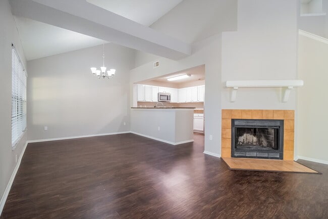Photo - 395 Cidermill Pl