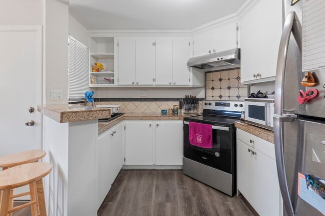 Photo - 475 N Midway Dr