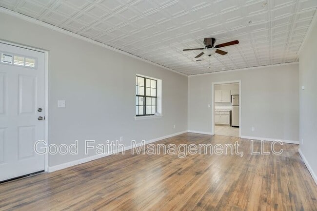 Photo - 2401 Norfolk St