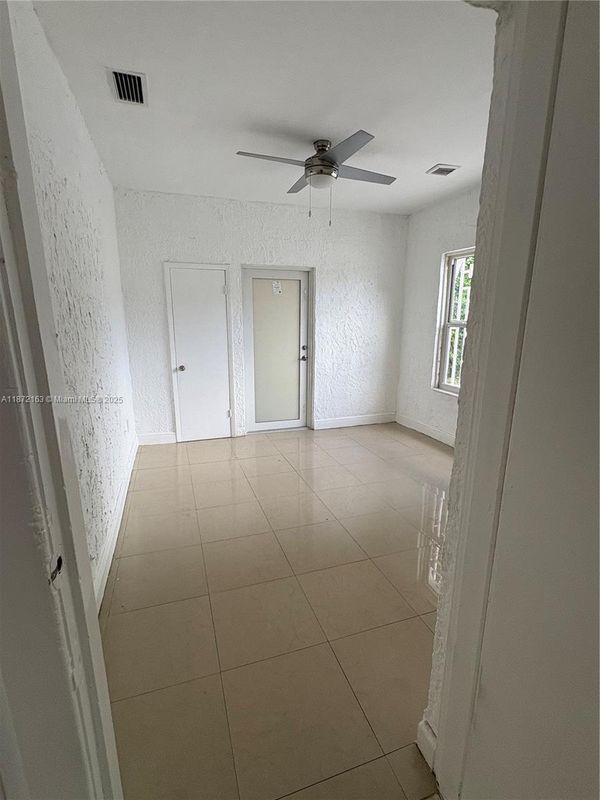 Photo - 1560 NW 25th Ave