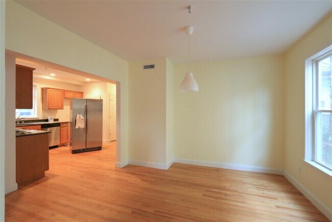 Photo - 29 Lewis St Unit 1