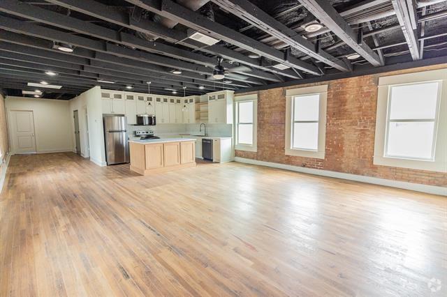 Building Photo - 219 W Mulberry St Rental
