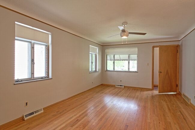 Photo - 2186 Chesterland Ave