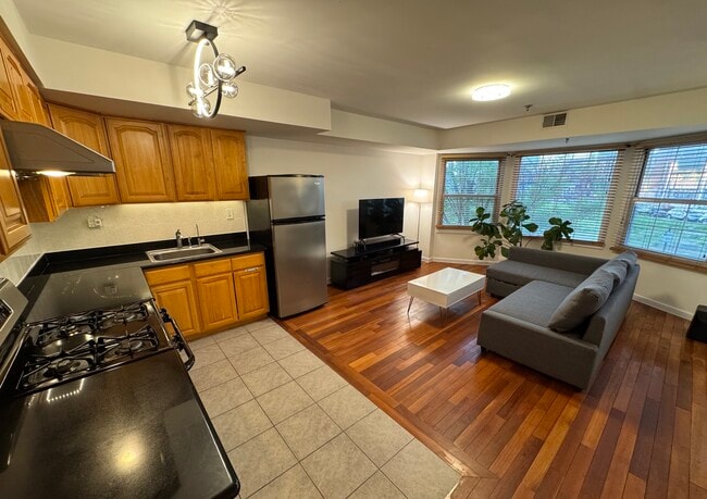 Photo - 1118 Buttonwood St Condo Unit B