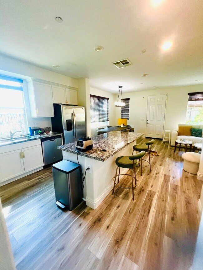 Photo - Spacious 4 Bed | 2-Story Townhome in Lake Pointe near Eastlake Vistas