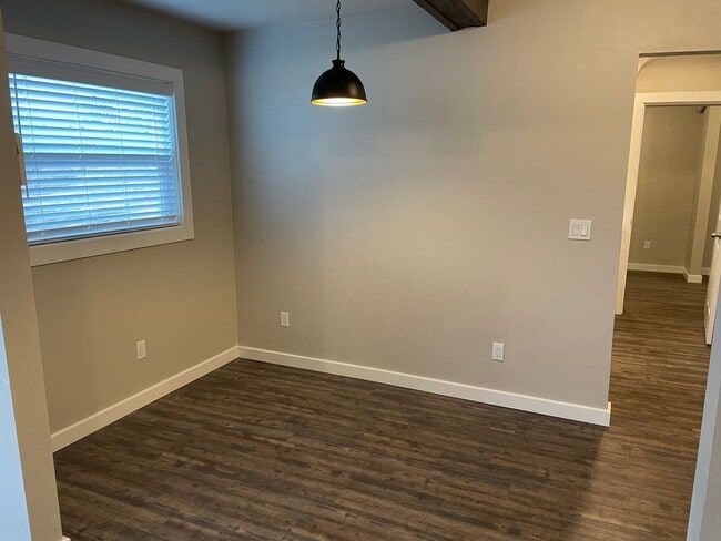 Photo - EICB1055 Unit 1057