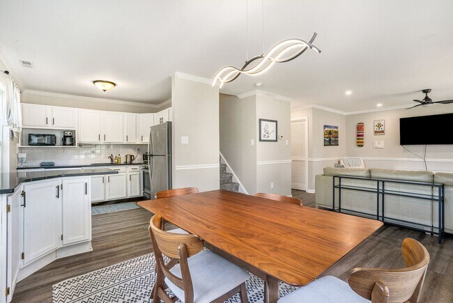 Photo - 5905 Drawbridge Ct