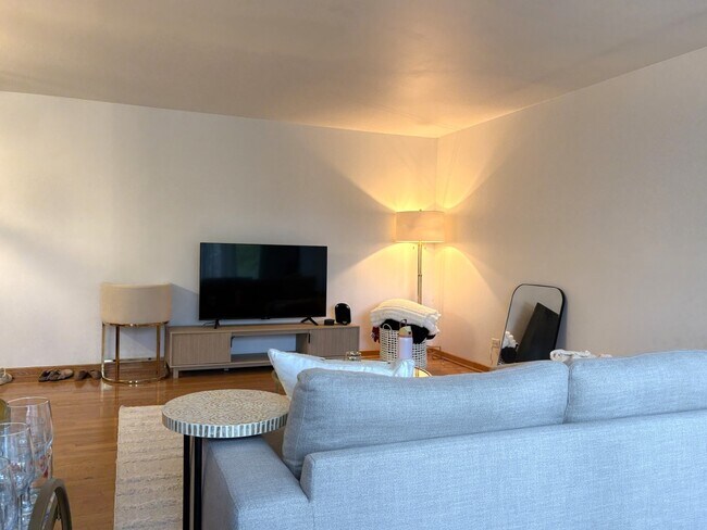 Photo - 539 W Stratford Pl Condo Unit 509