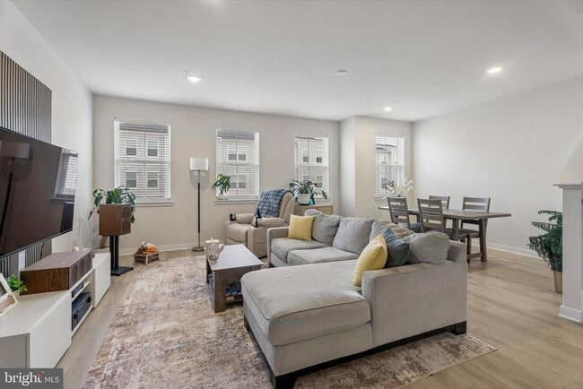 Building Photo - 46 Continental Wy