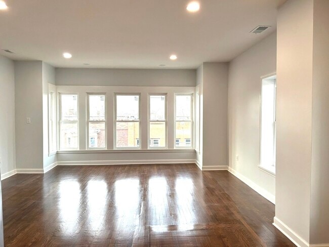 Photo - 224 E Cass St Unit 2F