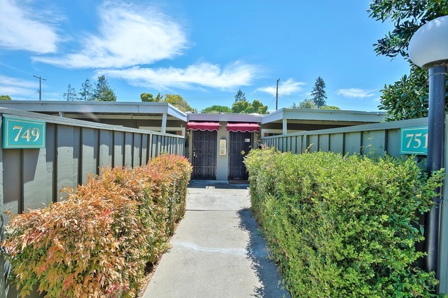 Photo - Sutter Gardens