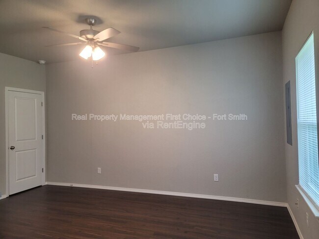 Photo - 2124 Ingalls Ln
