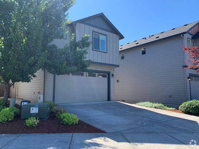 Building Photo - Beautiful 3 Bedroom Modern Home with Luxur...