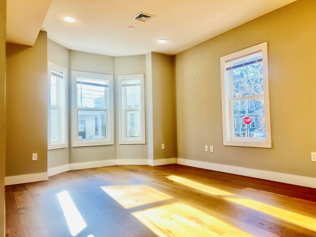 Photo - 19 Plymouth St Unit 1