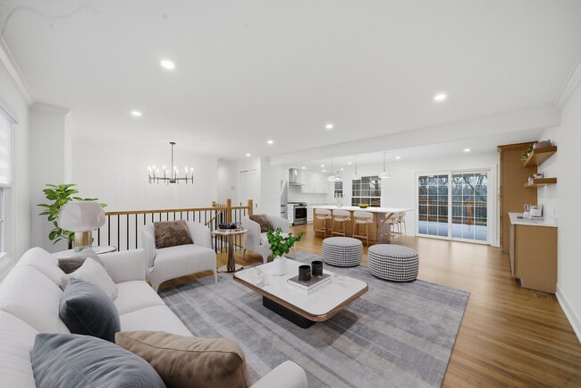 Photo - 2S245 Mayfield Ln