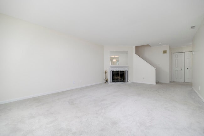 Photo - 170 Forest St Unidad APT 12