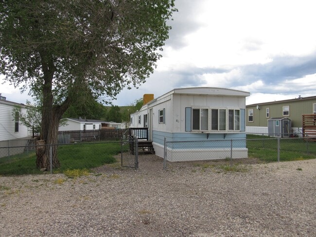 Building Photo - Affordable, Cute, Cozy