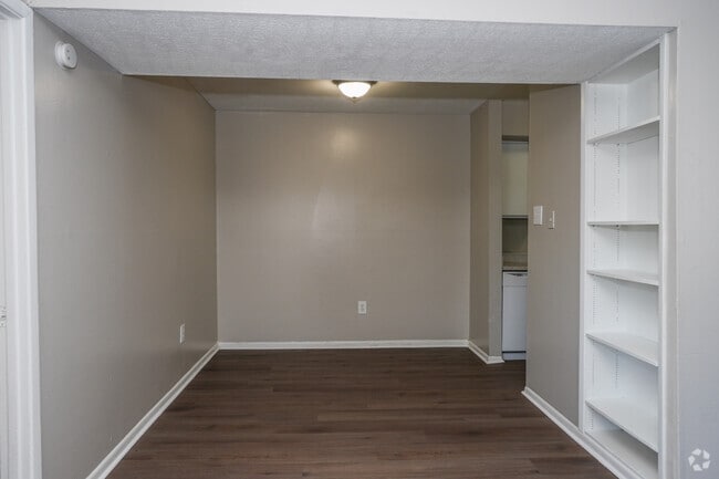 2 habitaciones, 1 baño, 805 pies cuadrados, comedor