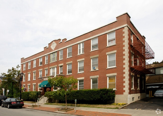 131 Allen St - 131 Allen St Apartments