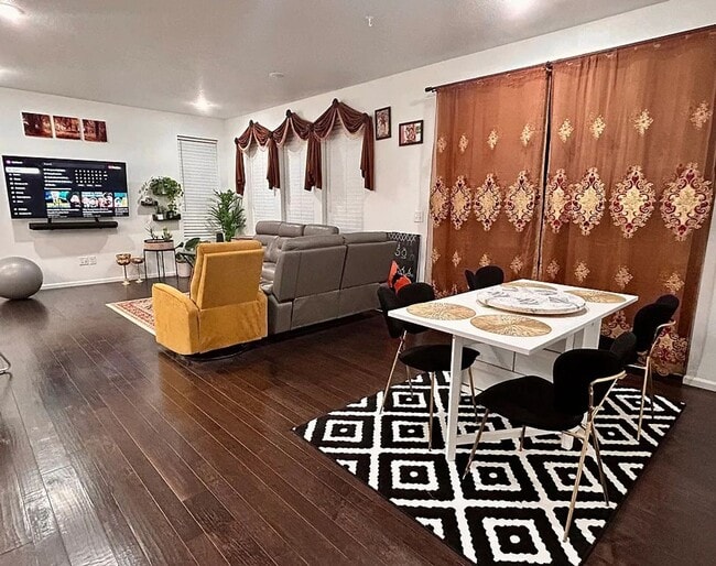 Photo - Senderos Creek 3bd paired home
