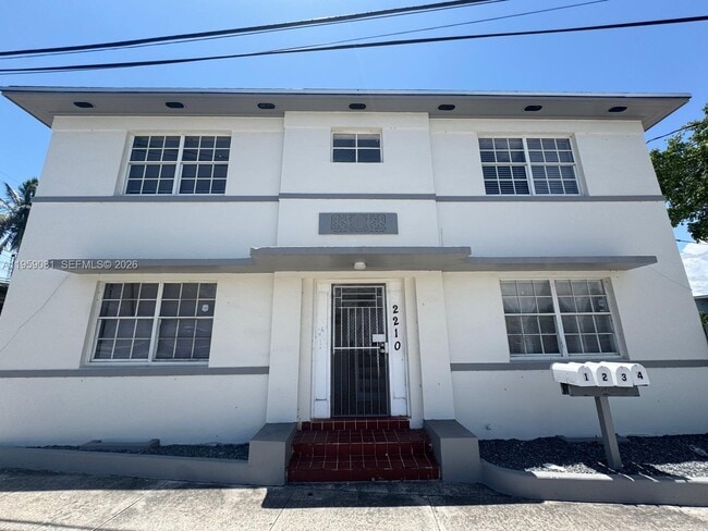 Building Photo - 2210 NW N River Dr Unit 2