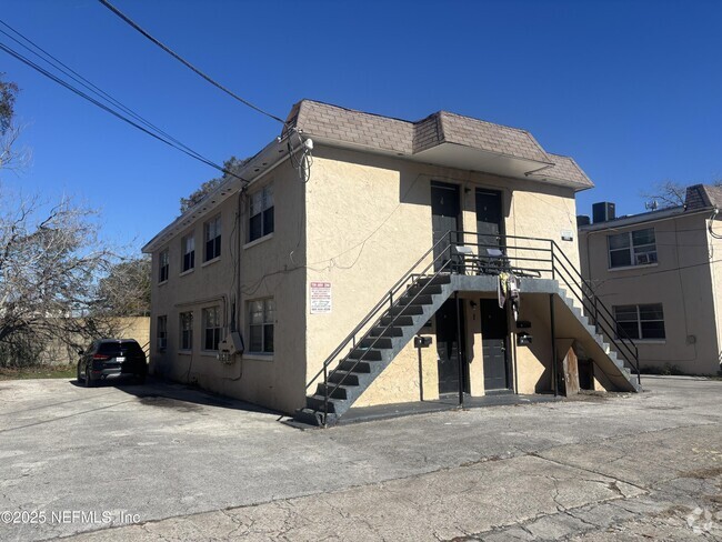 Building Photo - 1819 W 6th St Rental