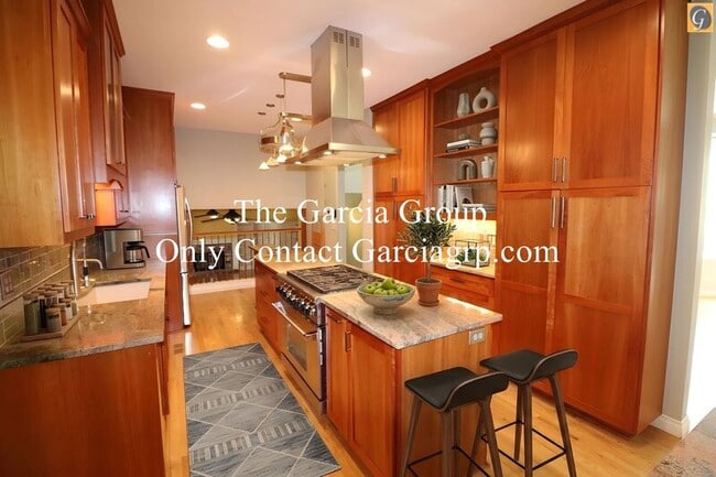 4113 Wolf Berry Ct