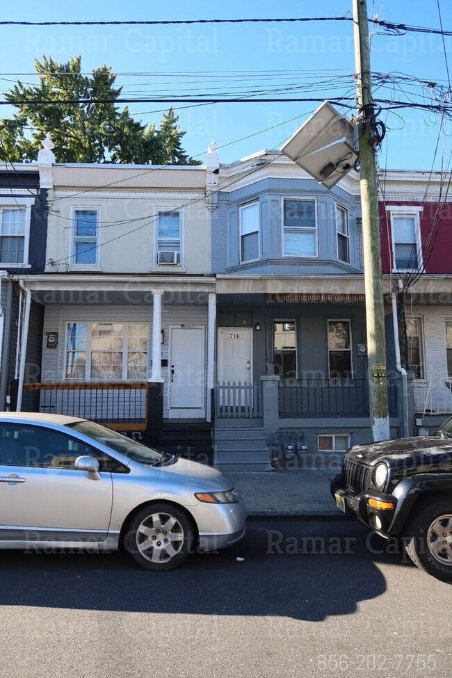 Building Photo - 714 Vine St Unit B