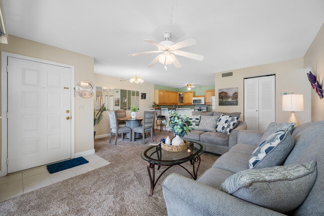 Photo - 3301 Crystal Ct E Unidad Condo 3301 D