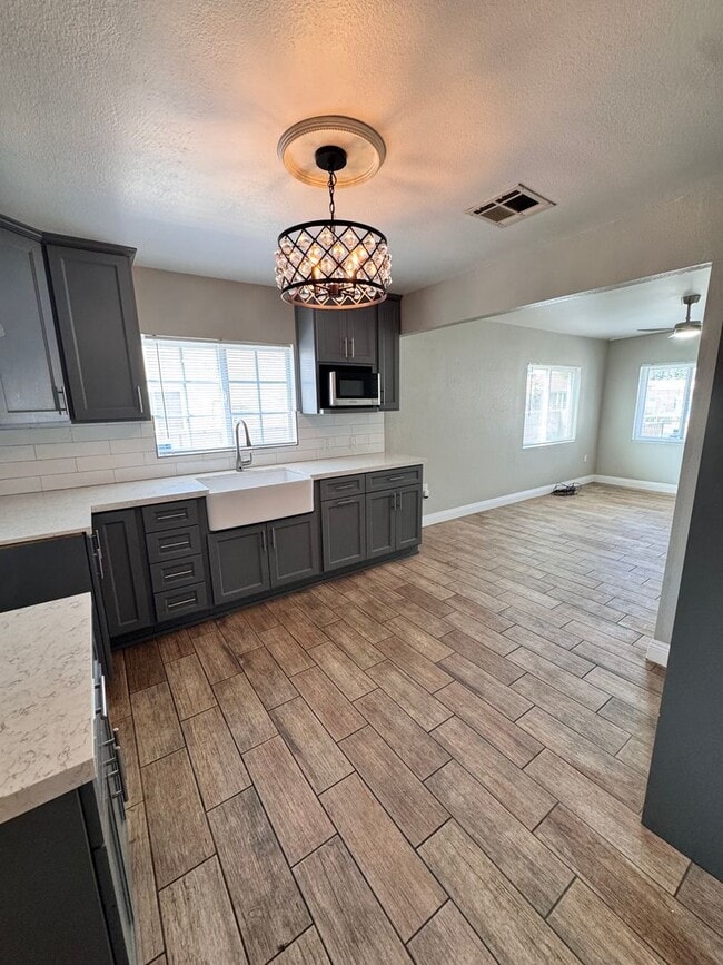 14942 Cerritos Ave