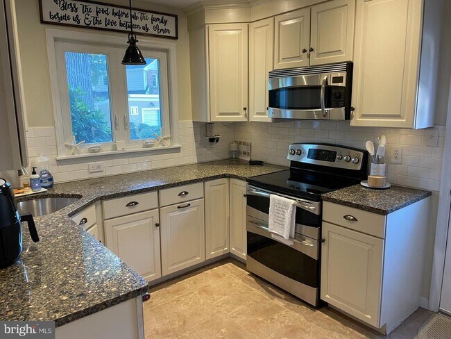 Photo - 1903 Stirrup Ln