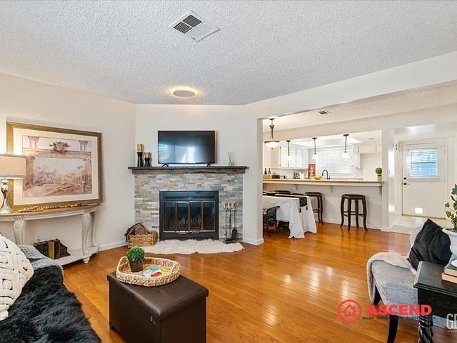 Photo - Beautiful 2 Bedroom, 2 Bathroom Home with ...