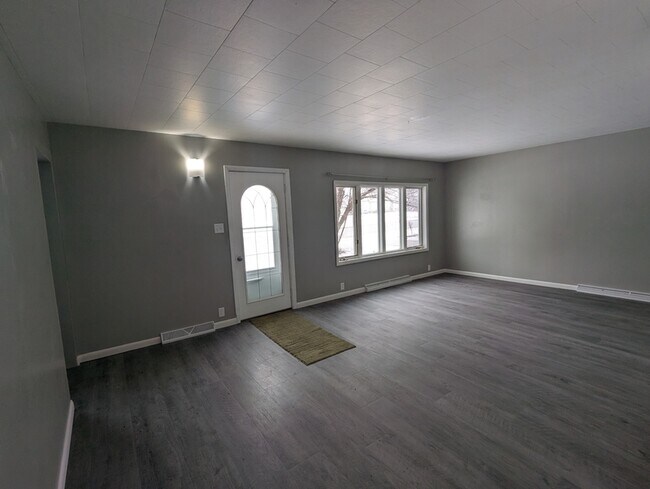 Photo - 520 E Washington St