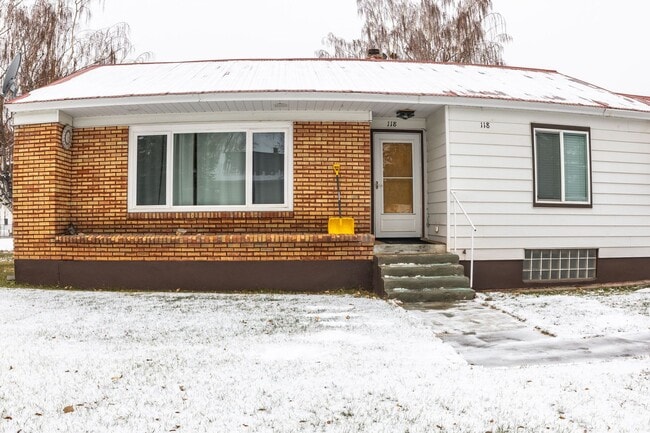 Your Fully Furnished 3 Bed 2 Bath Home Awaits Immediate Move-In! - Your Fully Furnished 3 Bed 2 Bath Home Awaits Immediate Move-In!