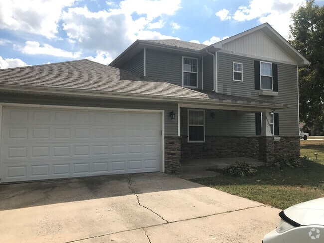 Building Photo - Charming Home Nestled in Springfield - 3 b...