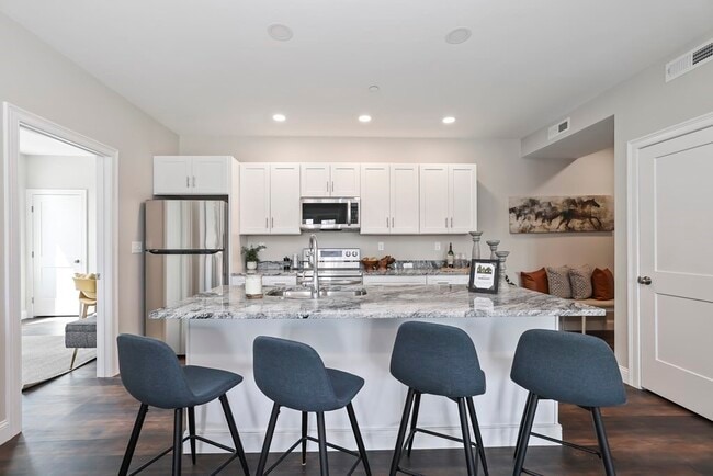 Building Photo - 734 South St Unit 4