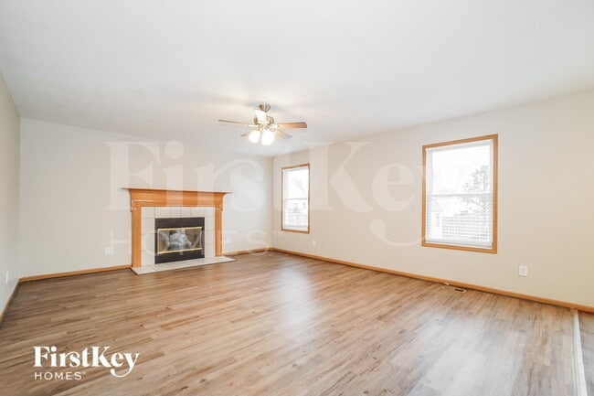 Photo - 1211 Sassafras Ln