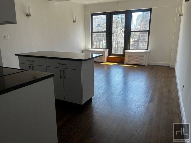 Building Photo - WEST 73 STREET