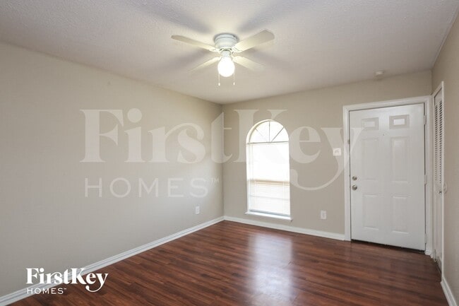 Photo - 4013 Commonwealth Dr