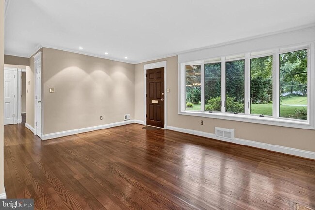 Photo - 7614 Woodridge Cir