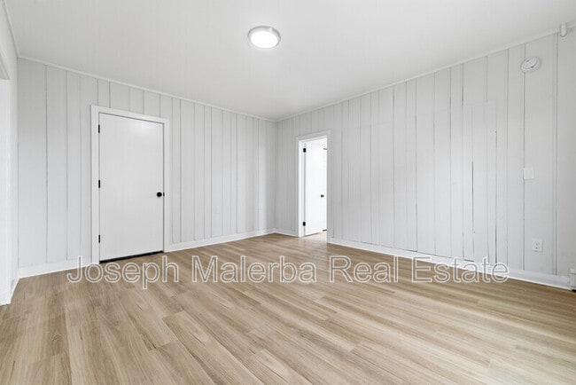 Photo - 848 Bank St Unit 2nd Floor