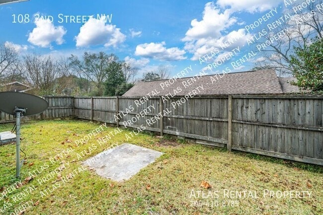 Photo - 108 2nd St NW