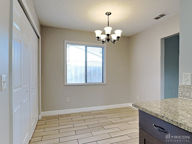 Photo - 1237 Edgerton Dr