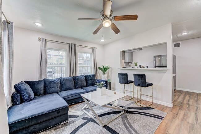 Building Photo - 2720 Truxillo St Unit 1